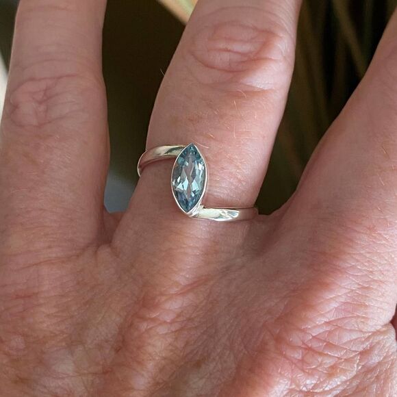 Blue Topaz Sterling Silver Ring Size 8 - Picture 2 of 6